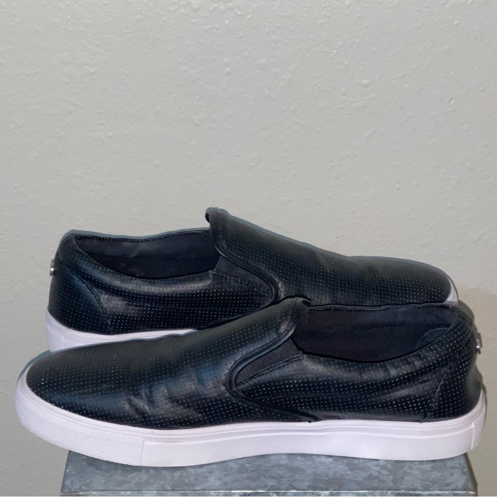 Guess Men’s Black Perforated Loafer Slip On Shoes, Size 11 - Picture 3 of 9